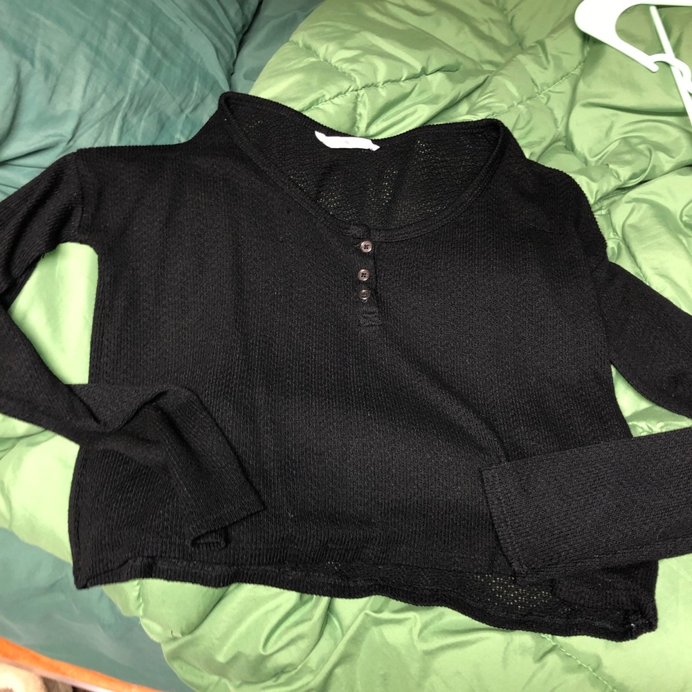 black hollister long sleeve